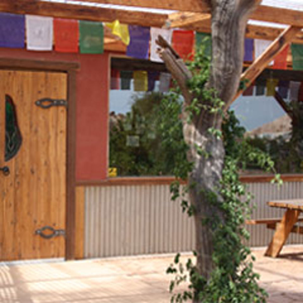 Red Earth Opal Cafe - Logo