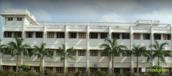 Regency Institute of Technology - Logo