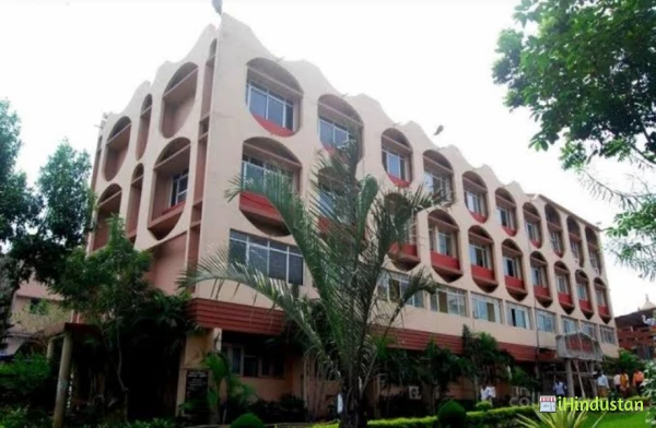 Regional College of Higher Education - RCHE - Logo
