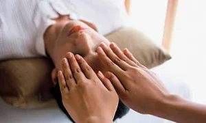 Reiki Aanand - Logo