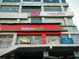 Reliance Fresh - Cover photo