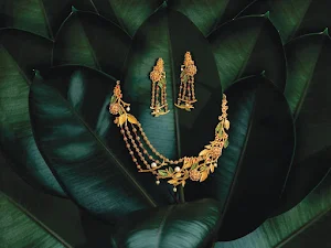 Reliance Jewels - Logo
