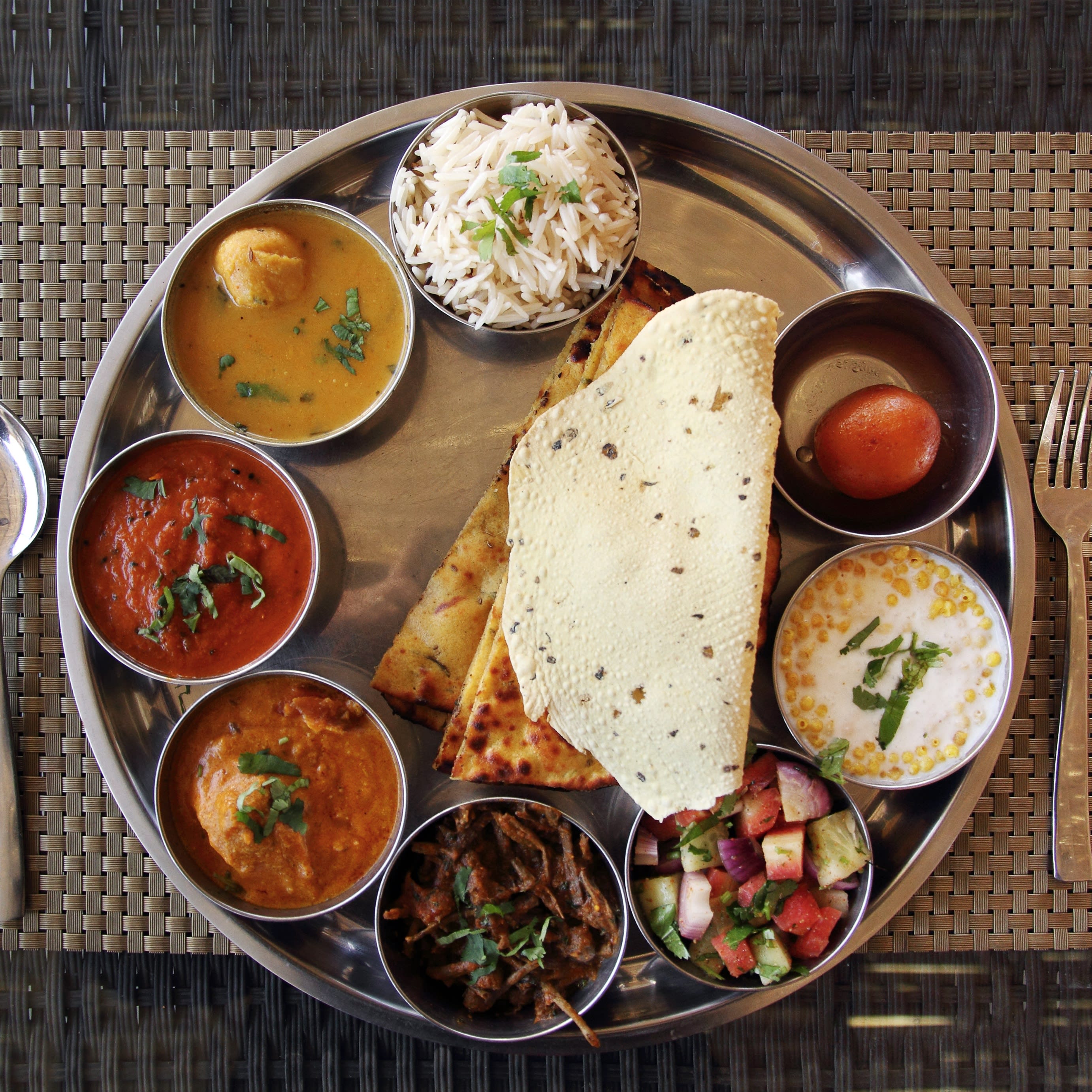 Renu Restaurant And Mess - Logo