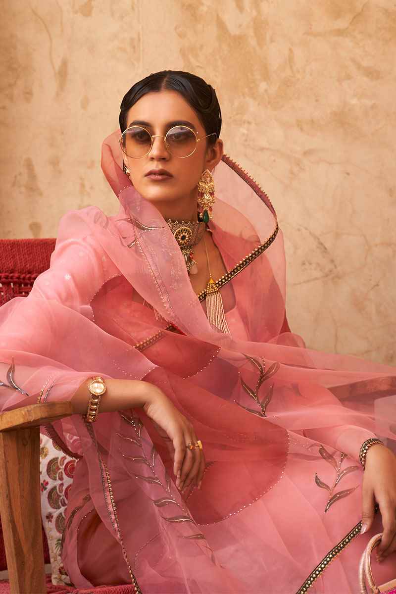 Rewaa Fashion - Cover photo