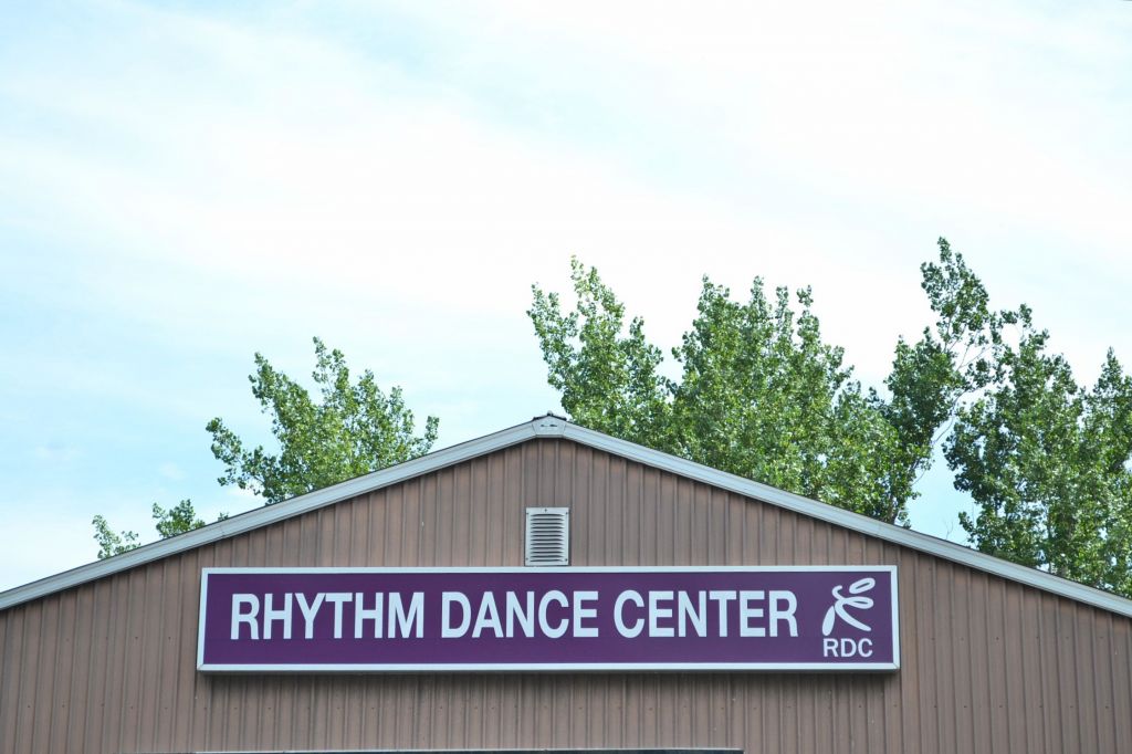 Rhythm Dance Center - Logo