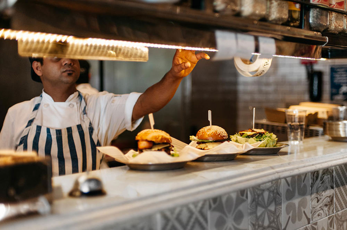 Ribs & Burgers - Neutral Bay - Logo