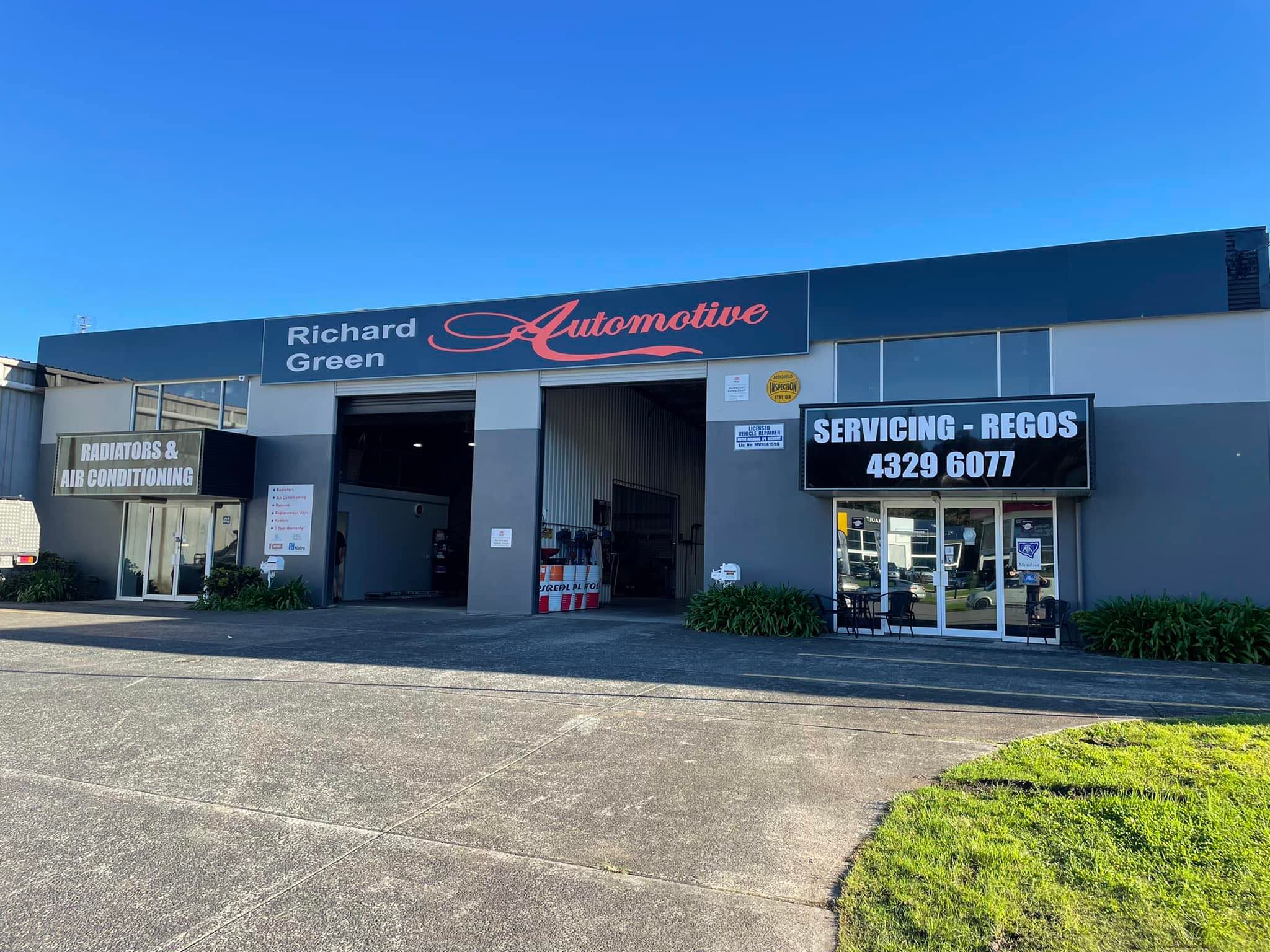 Richard Green Automotive - Logo