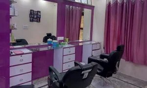 Riddhi Beauty Parlour - Logo