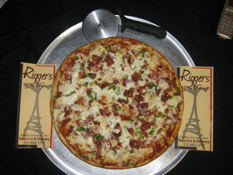 Rigger&s;s Pizza &a; Wings - Logo