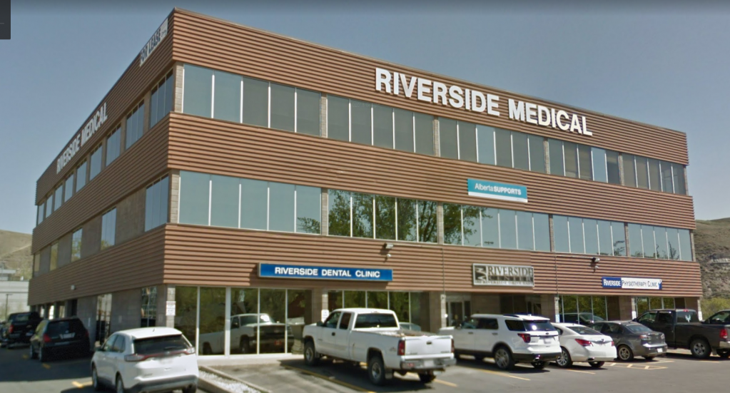 Riverside Dental Clinic - Logo