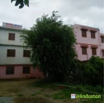 RL Nursing College - Logo
