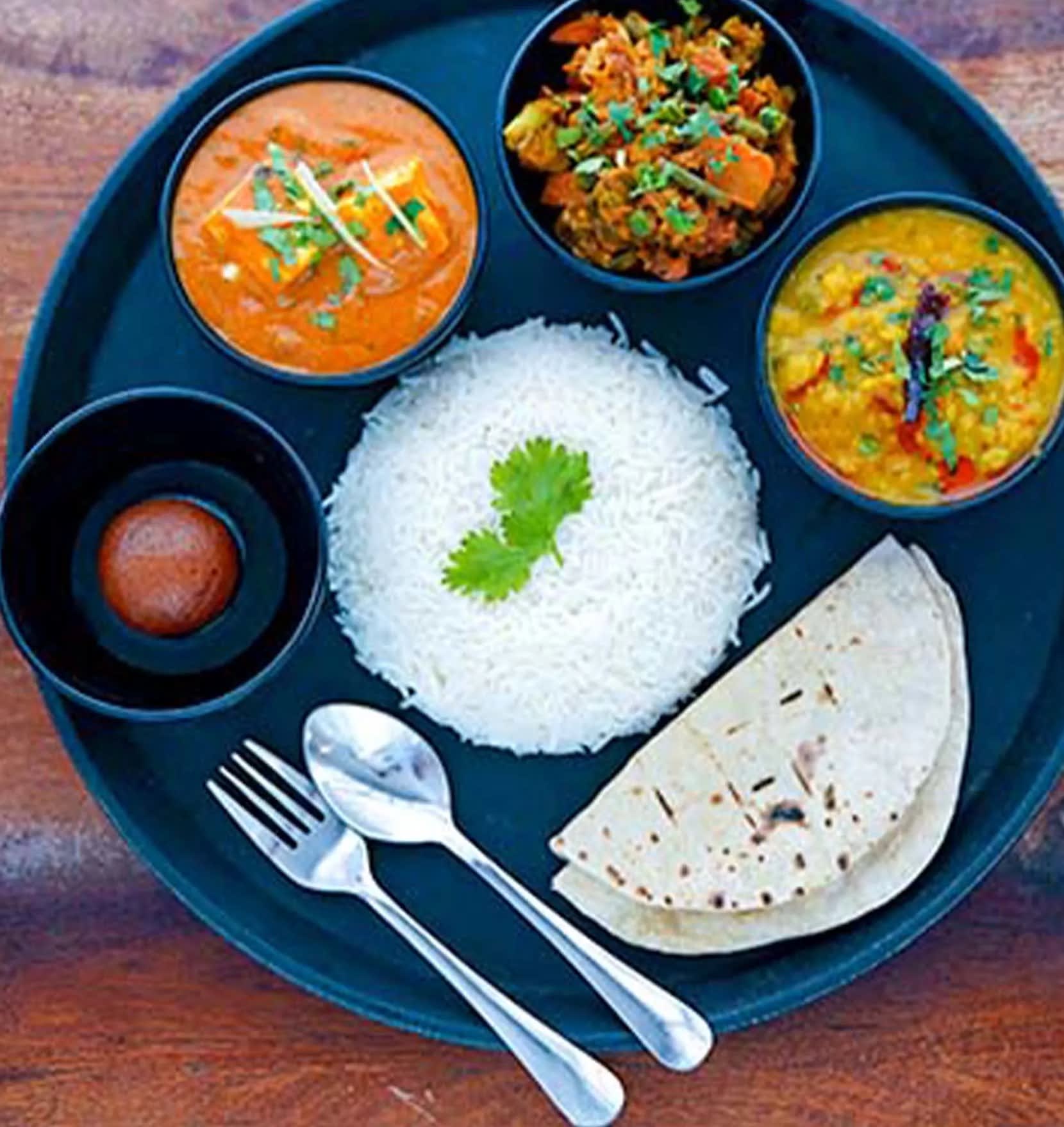 Rn Thali&Fast Food - Logo
