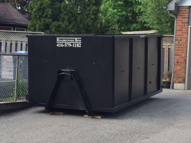 Roadrunner Bins Inc. - Logo