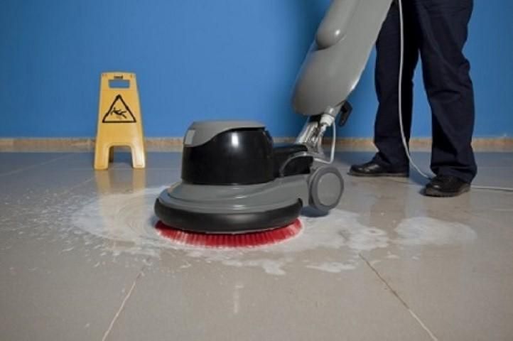 Roba&s;s Cleaning Company - Logo