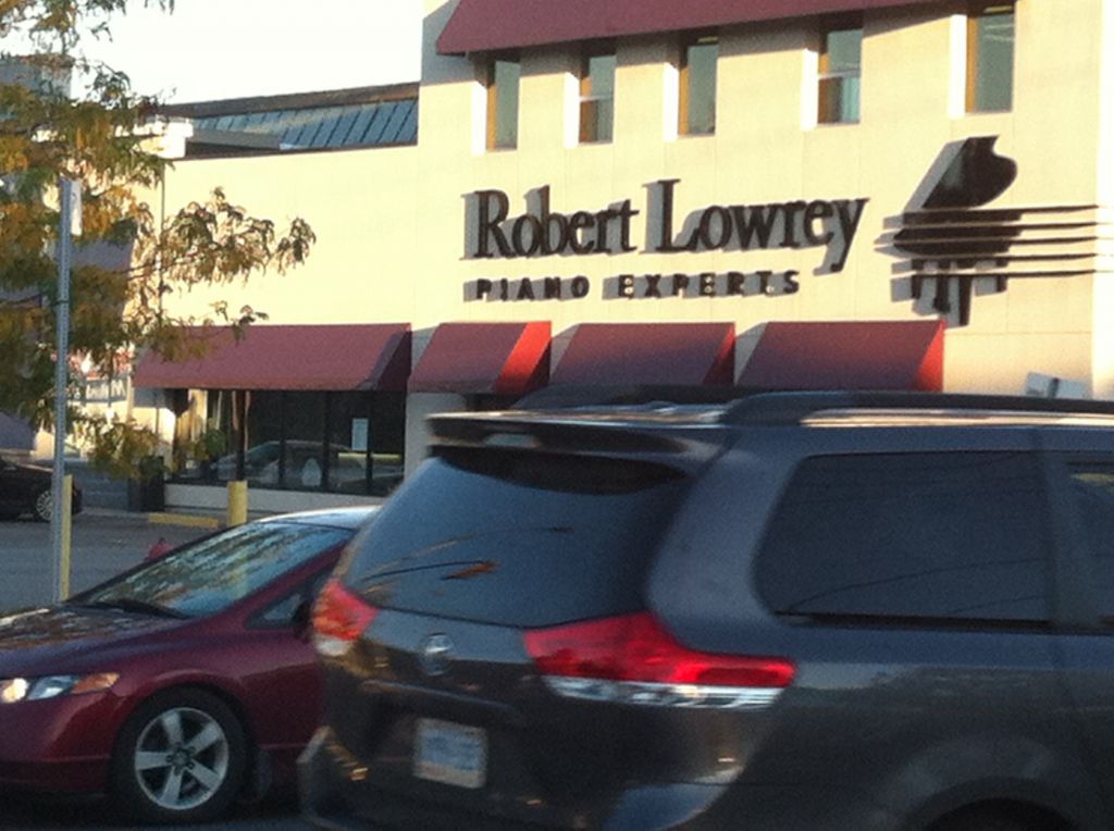 Robert Lowrey&s;s Piano Experts - Logo
