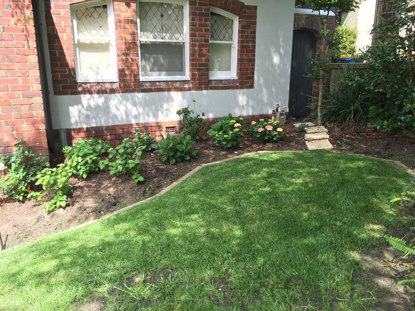 Rockleigh Lawn And Garden Care - Logo
