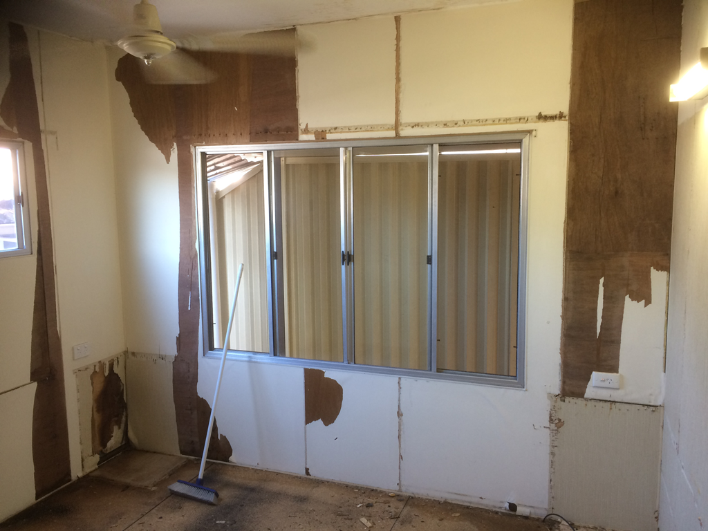 Ron Hillman Caravan Annexe & Mobile Home Repairs - Logo