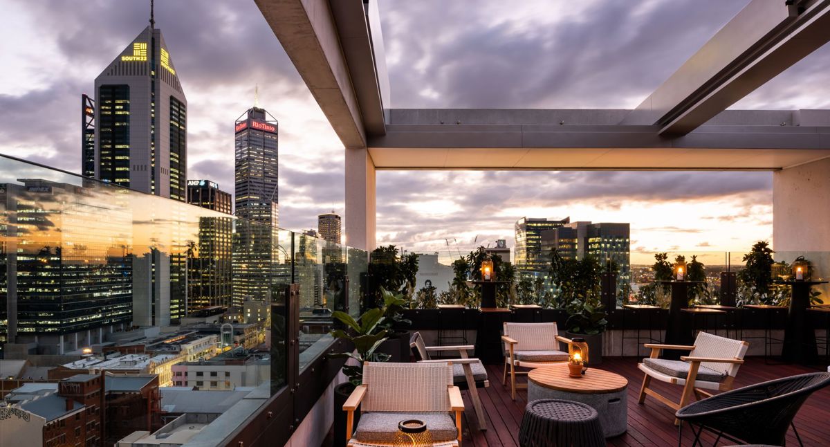 Rooftop at QT - Logo