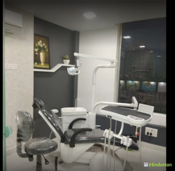 ROOTZ DENTAL CLINIC - Logo