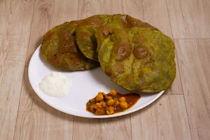 Royal Chaska Malai Chaap - Logo
