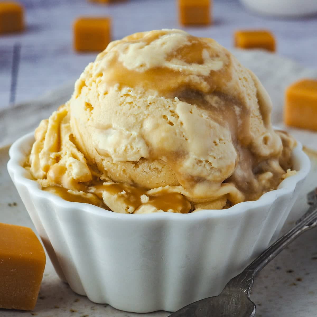 Royal Ice Cream - Logo