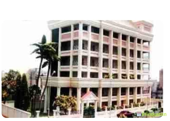 Royal International School - Logo