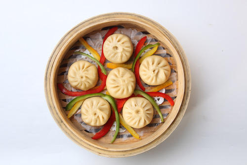Royal Momos - Logo