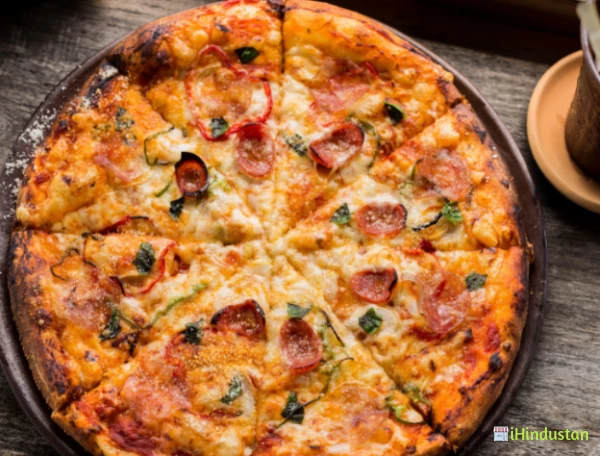 Royal Pizza - Logo