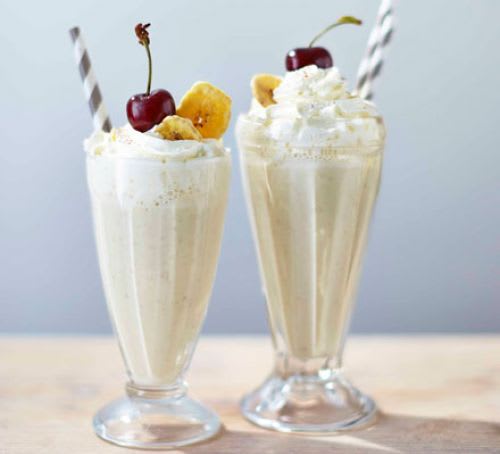 ROYAL SHAKE AND SNACK - Logo