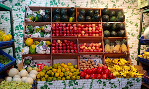 Royal Vegetable & Fruits - Logo