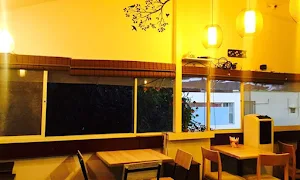 Ruh's Cafe - Logo
