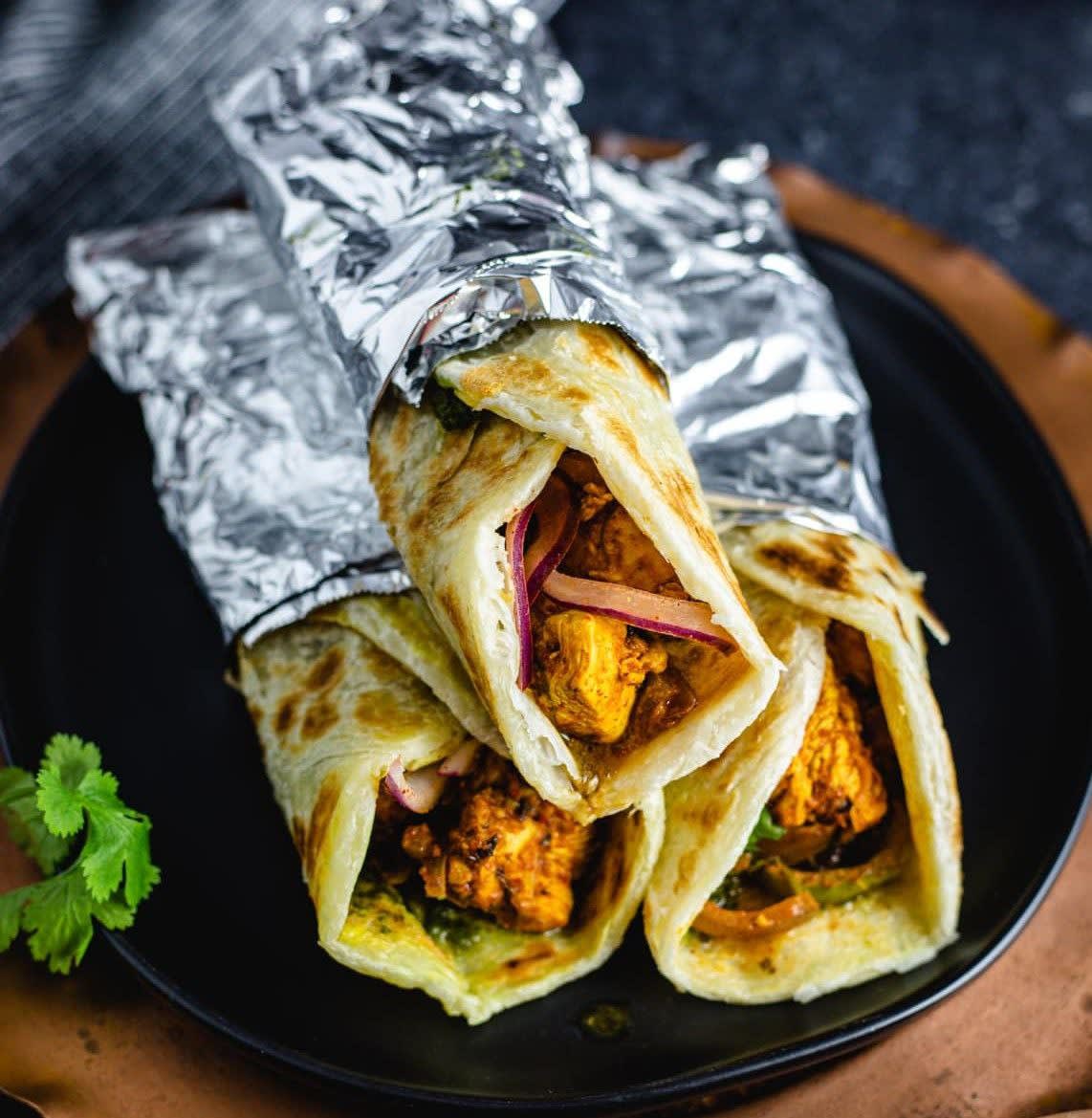 Ruling Rolls Urja Kitchen - Logo
