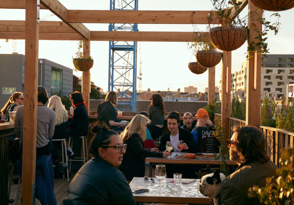 Runner Up Rooftop Bar - Logo