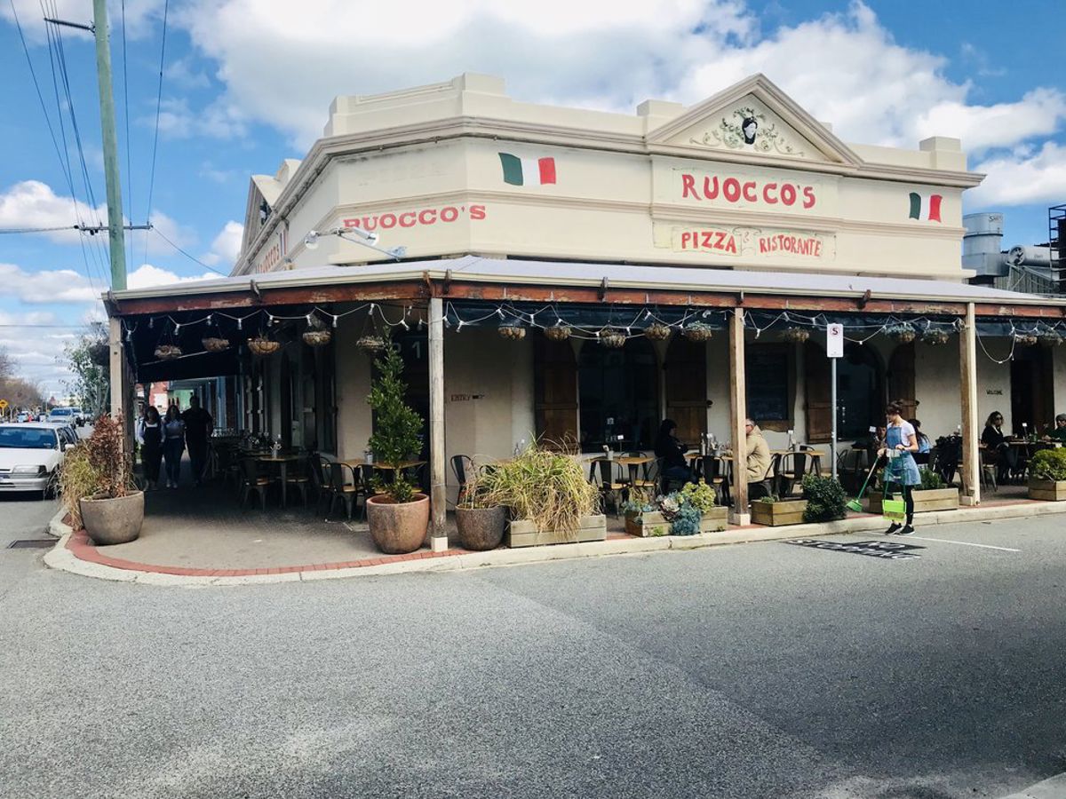 Ruocco's Pizzeria e Ristorante - Logo