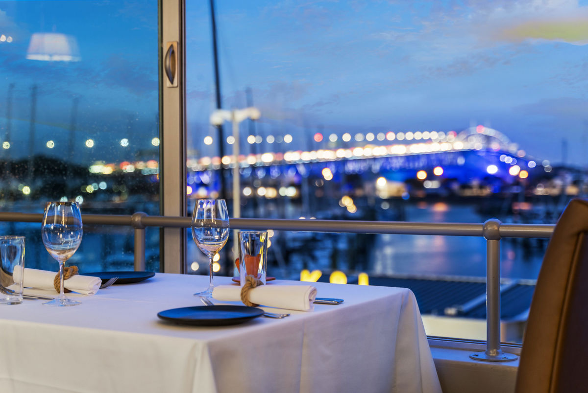 Sails Restaurant - Logo