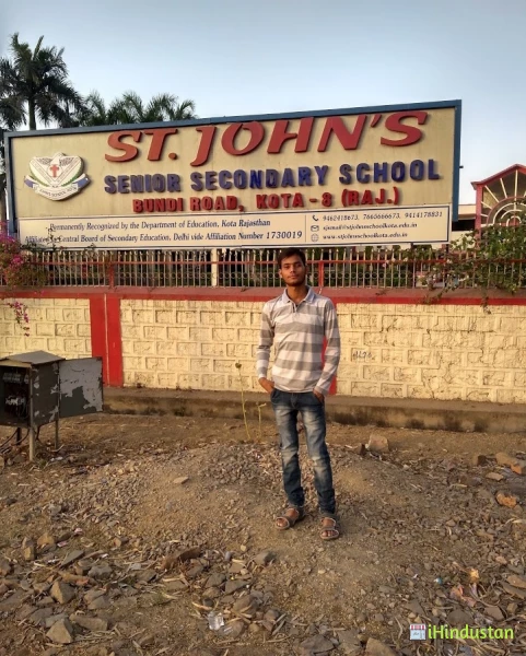 Saint John's School - Logo