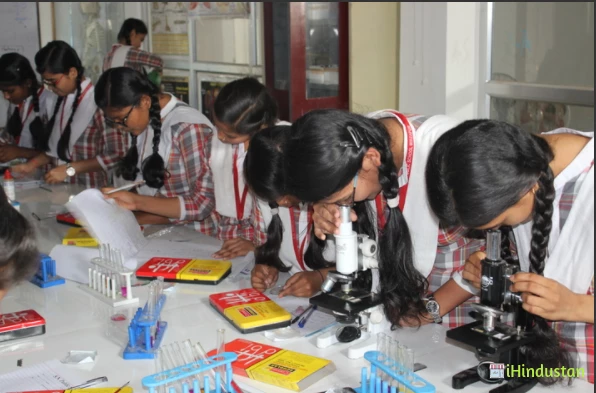 Saint S. N. Public Sr. Sec. School, Ajeetgarh - Logo