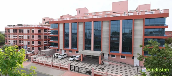Saket Hospital - Logo