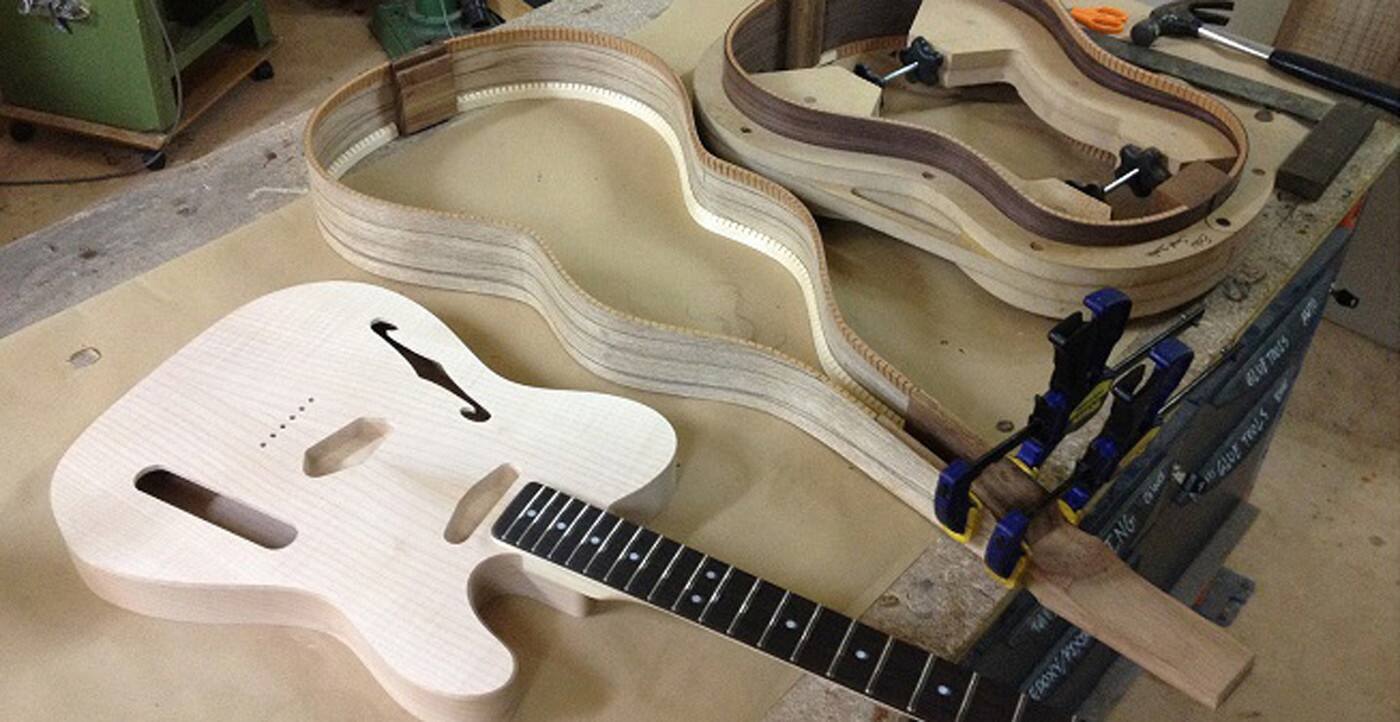 Salvi's Fine Guitars - Logo