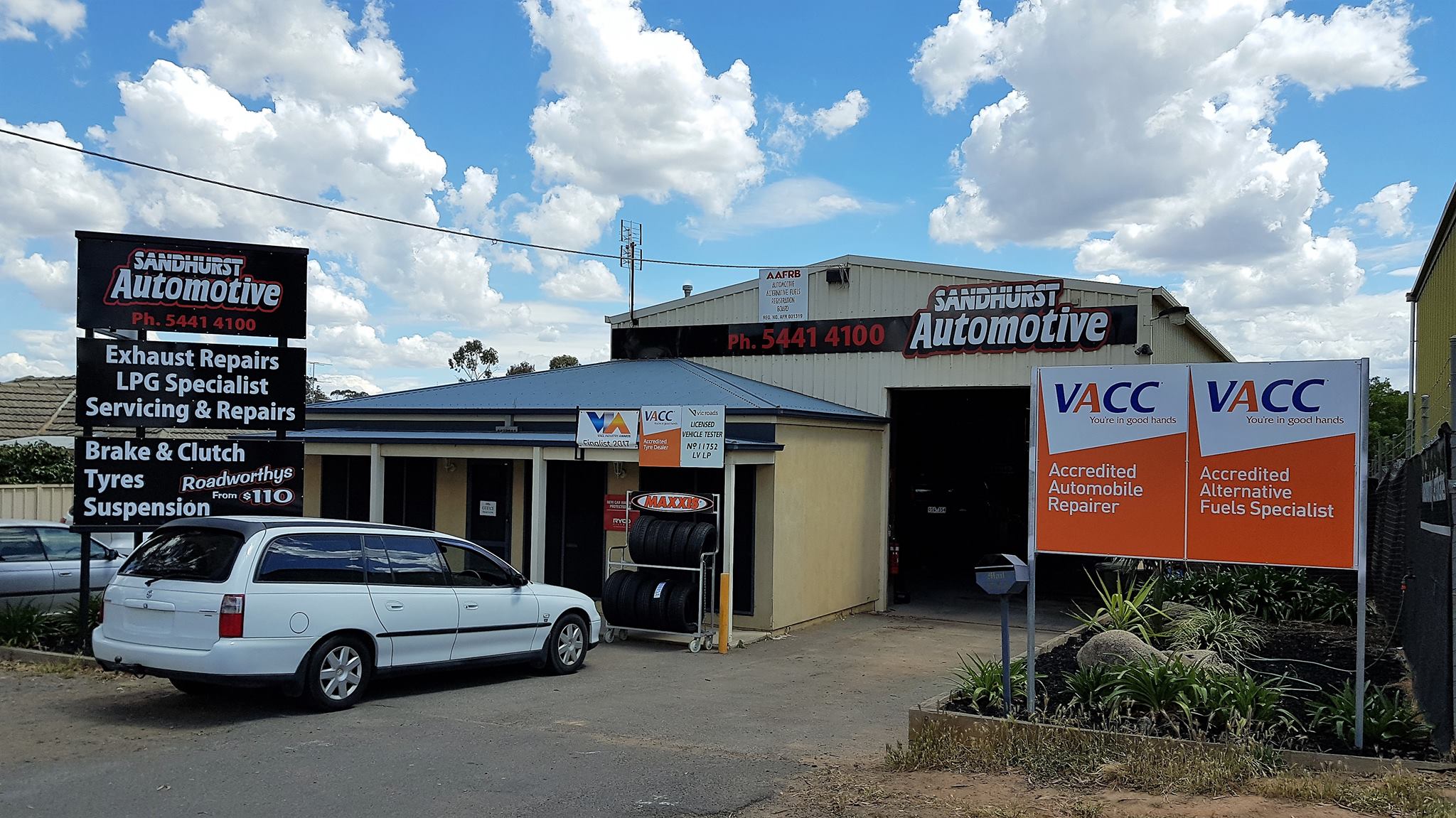 Sandhurst Automotive - Logo
