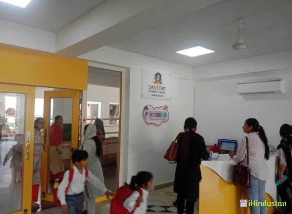Sanfort World School - Logo