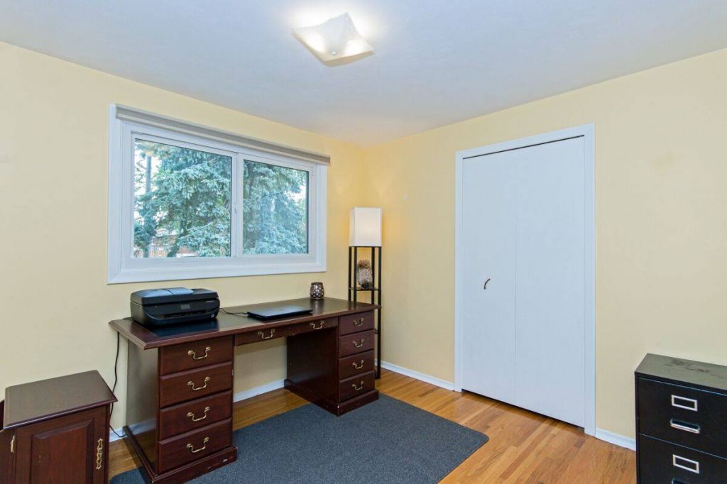 Sarah Sells Real Estate - Re/MAX Escarpment Realty Inc. - Cover photo
