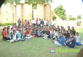 Saraswathi Girls Collage - Logo
