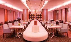 Satin, Radisson Blu - Logo