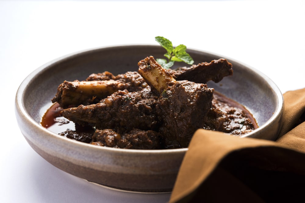 SAVI RUCHI VEG AND NON VEG Family Restaurent - Logo