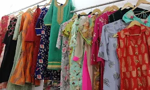 Savi's Customise Boutique - Cover photo
