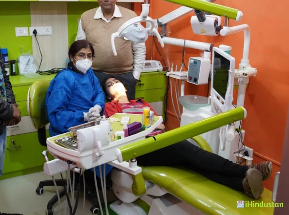 Savitri Dental Clinic & Implant Center - Logo