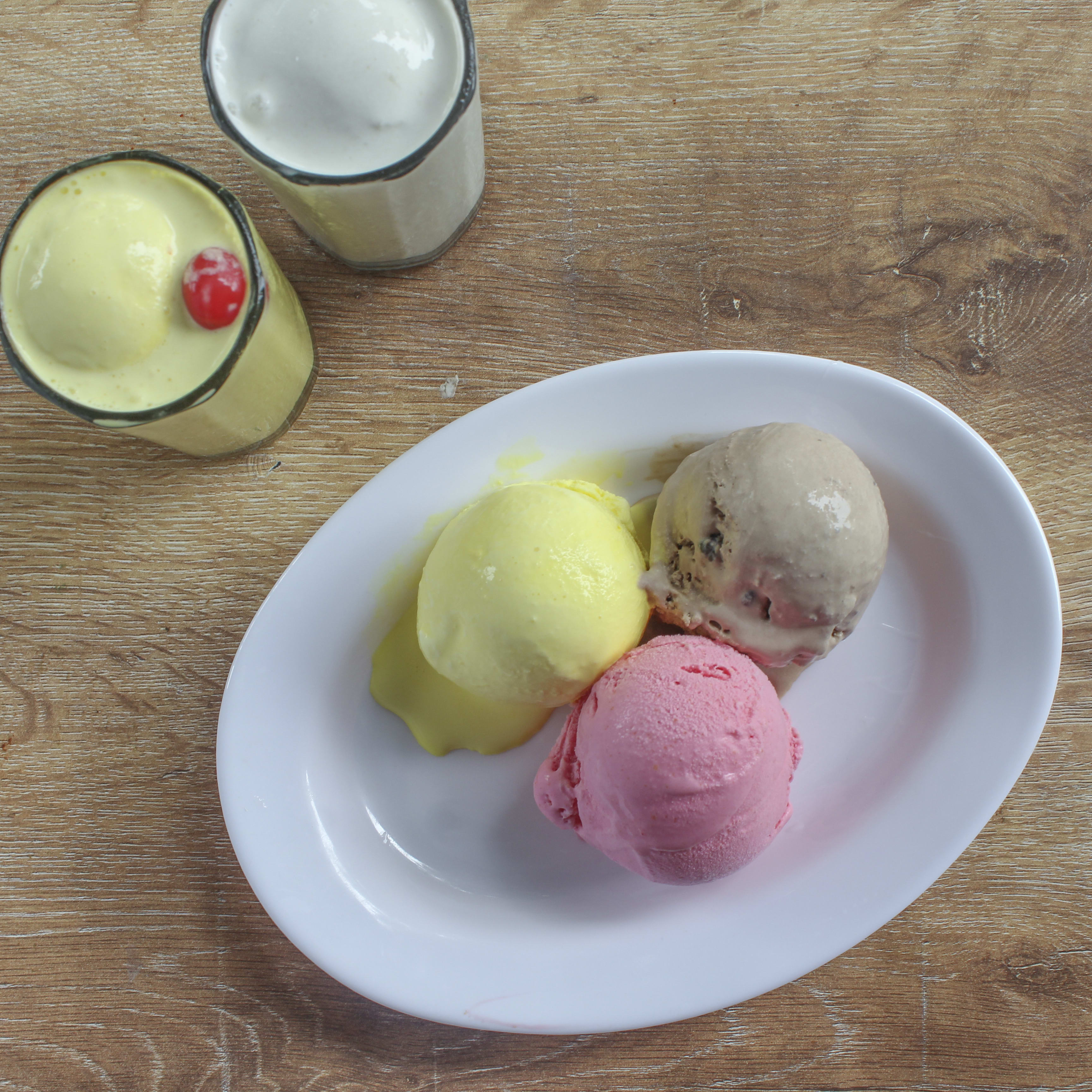 Savlahari Mastani and Pot Ice-Cream - Logo