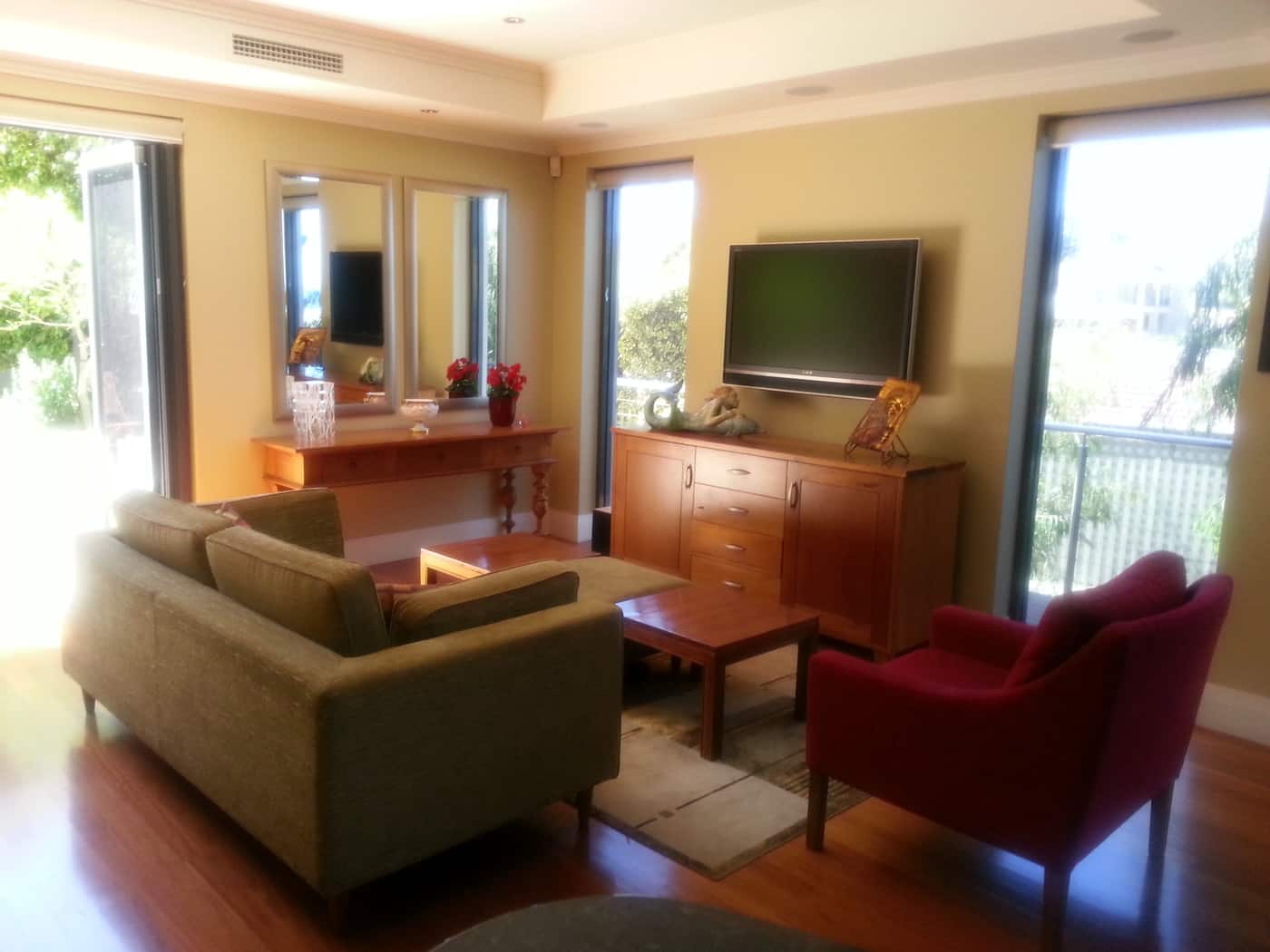 School of Interior Design and Decor - Cover photo