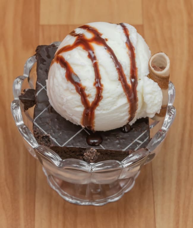 Scoops Ice Cream - Logo